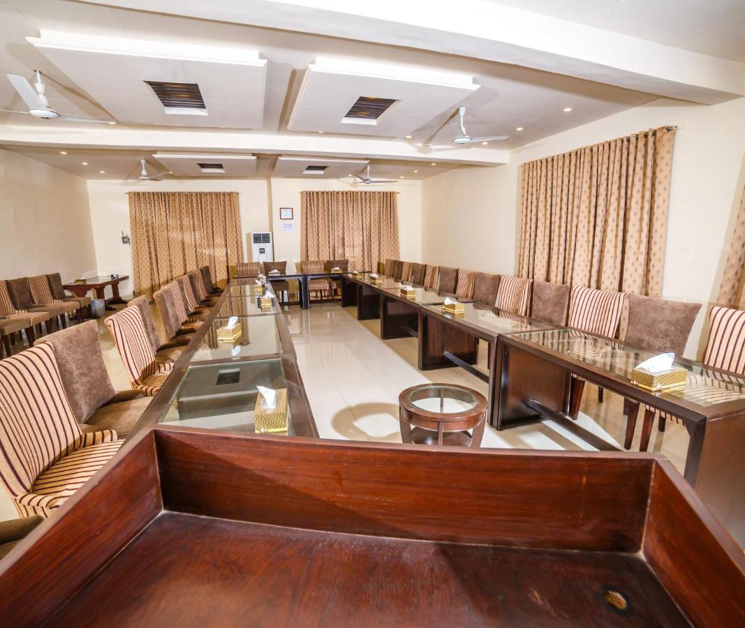 Vip House Hotel Peshawar Exterior foto
