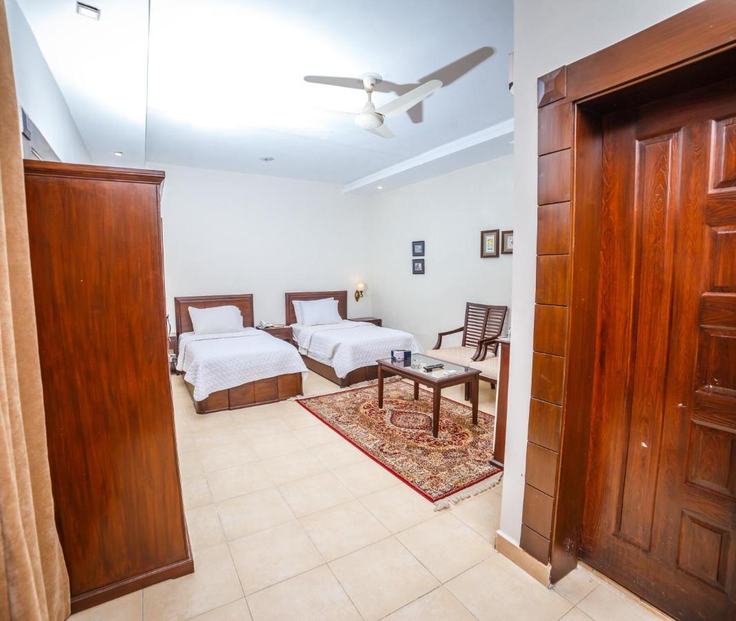 Vip House Hotel Peshawar Exterior foto