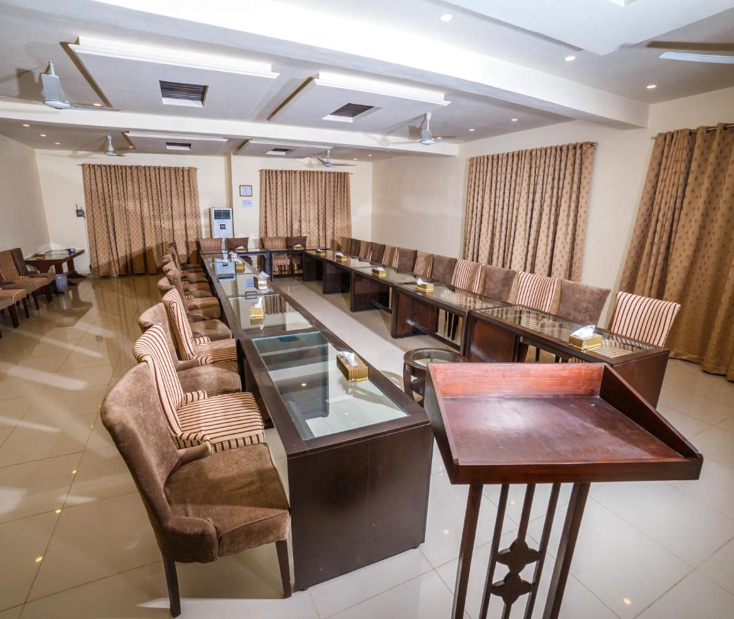 Vip House Hotel Peshawar Exterior foto