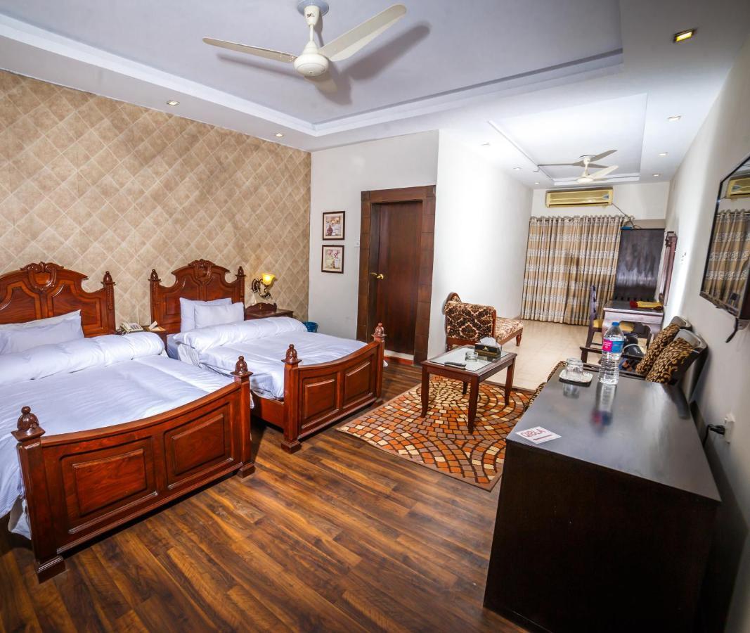 Vip House Hotel Peshawar Exterior foto