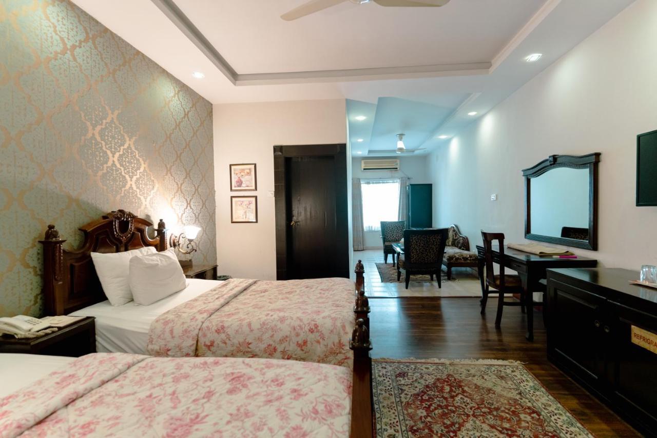Vip House Hotel Peshawar Exterior foto