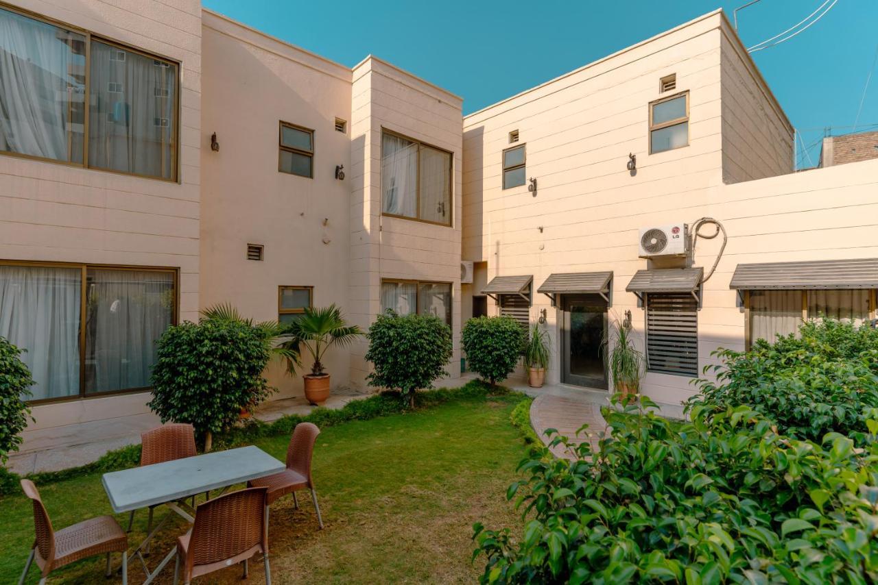 Vip House Hotel Peshawar Exterior foto